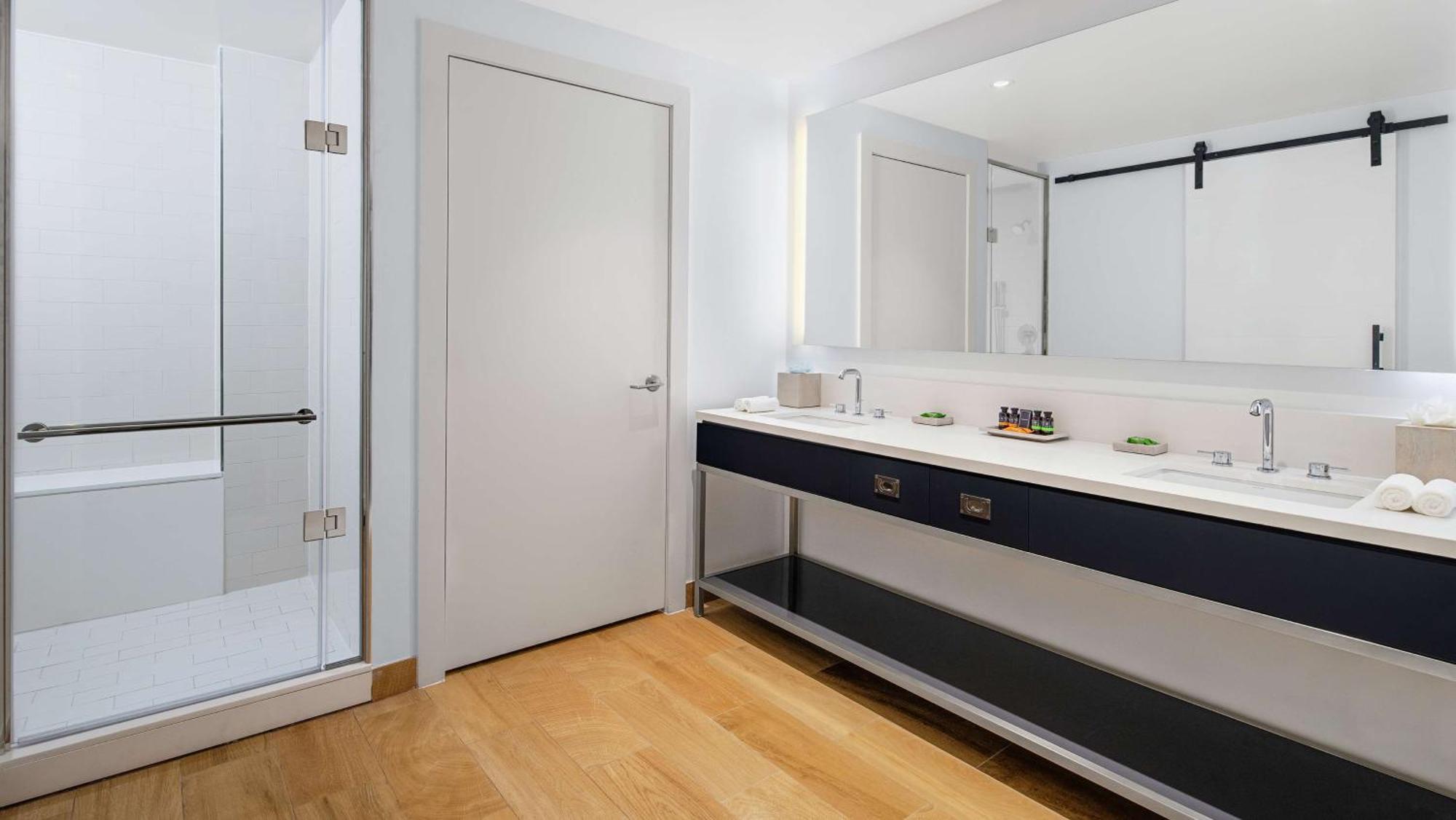 Canopy By Hilton Midtown 4*